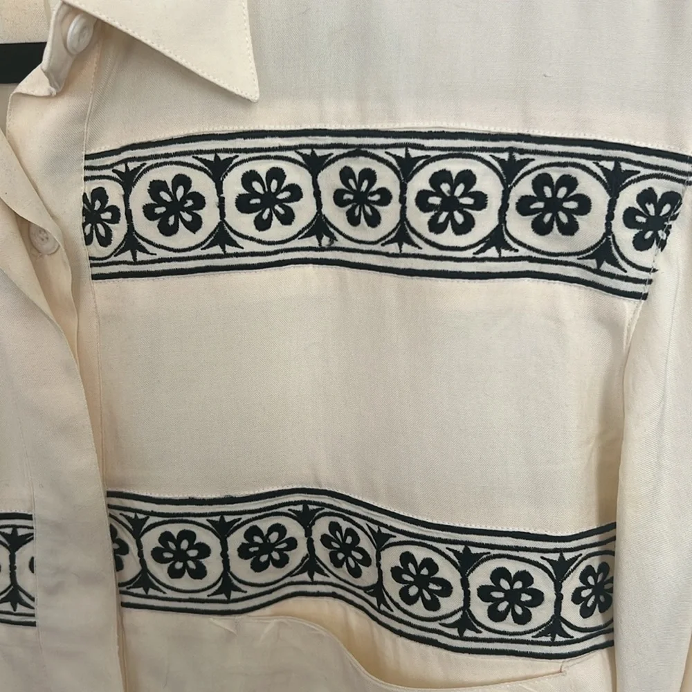 Detailed Blouse - Picture 2 of 5